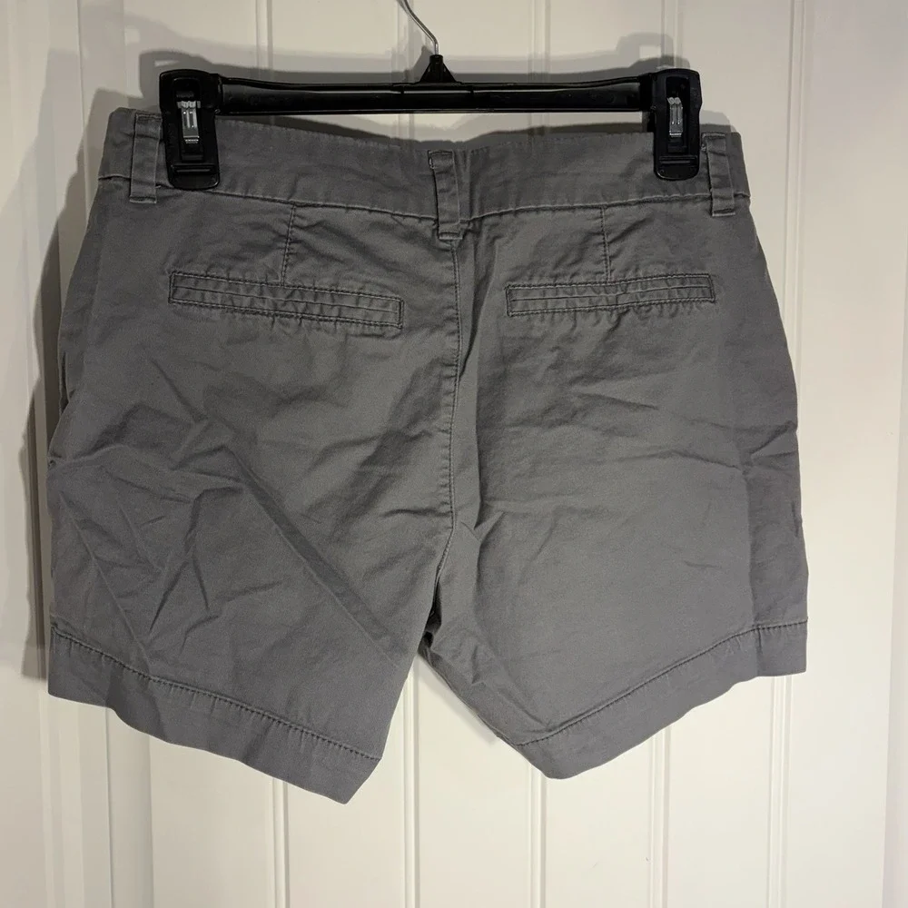 Old‎ Navy Shorts Women's 2 Gray Twill Low-Rise Flat-Front 29x7-Measured Casual